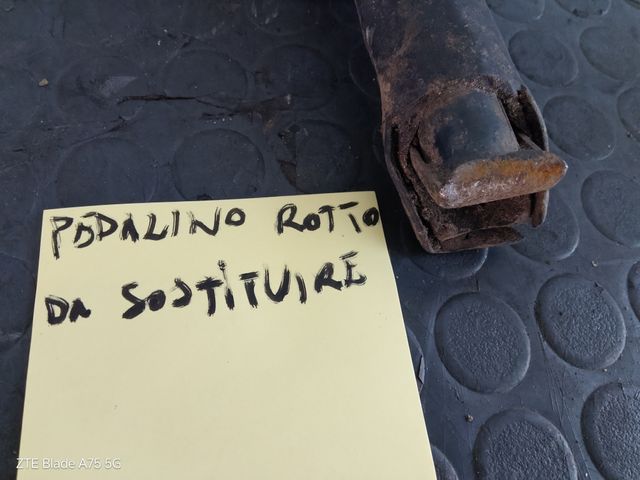 Pedana sinistra posteriore honda dominator 650