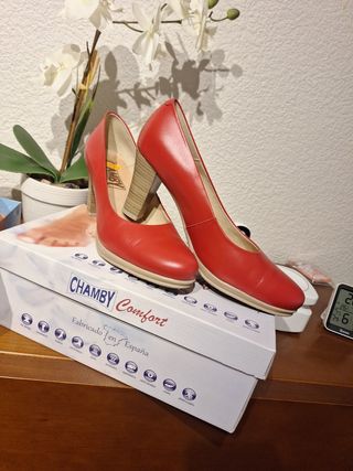 Zapatos tacón DESIRÉE azules y rojos