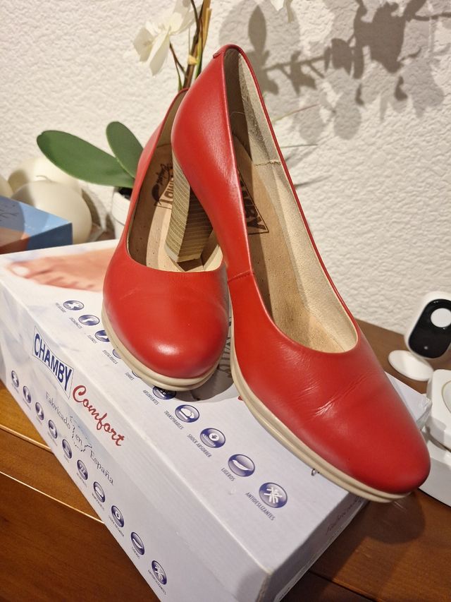 Zapatos tacón DESIRÉE azules y rojos