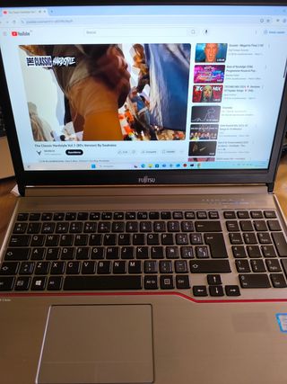 Portatile Fujitsu i7 - 16 GB RAM - Windows 11