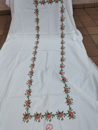 Mantelería punto cruz mano