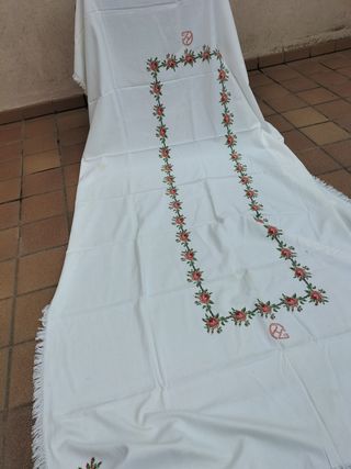 Mantelería punto cruz mano