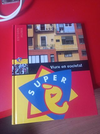 Dos libros de el club super 3, para niños.
