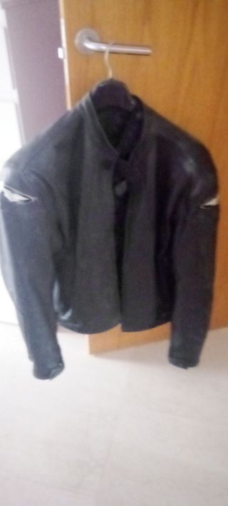 Chaqueta moto cuero negra
