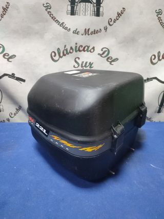 Portabultos cofre moto