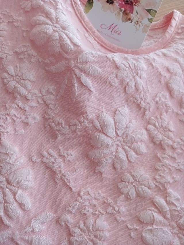 Vestido rosa brocado