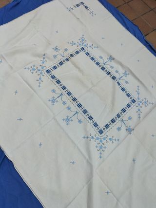 Mantelería bordada a mano