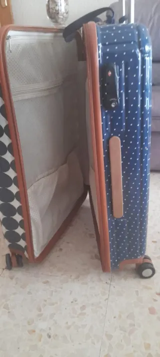 Maleta Pepe Jeans - Azul y Blanca medidas 60×44