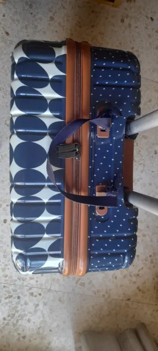 Maleta Pepe Jeans - Azul y Blanca medidas 60×44