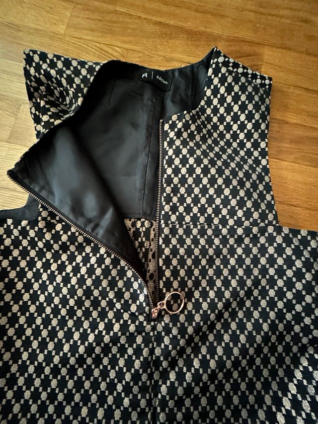 Vestido retrô P/G - Preto e Dourado