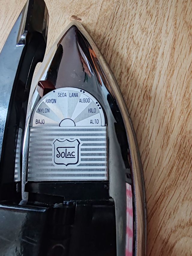 Ferro da viaggio Solac 70's