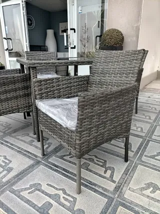 Mesa con 4 sillas para jardín o terraza NUEVO