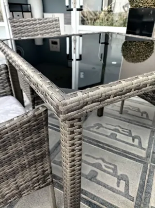 Mesa con 4 sillas para jardín o terraza NUEVO