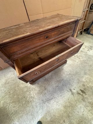 Comoda antigua.