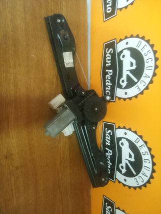 Elevalunas trasero derecho