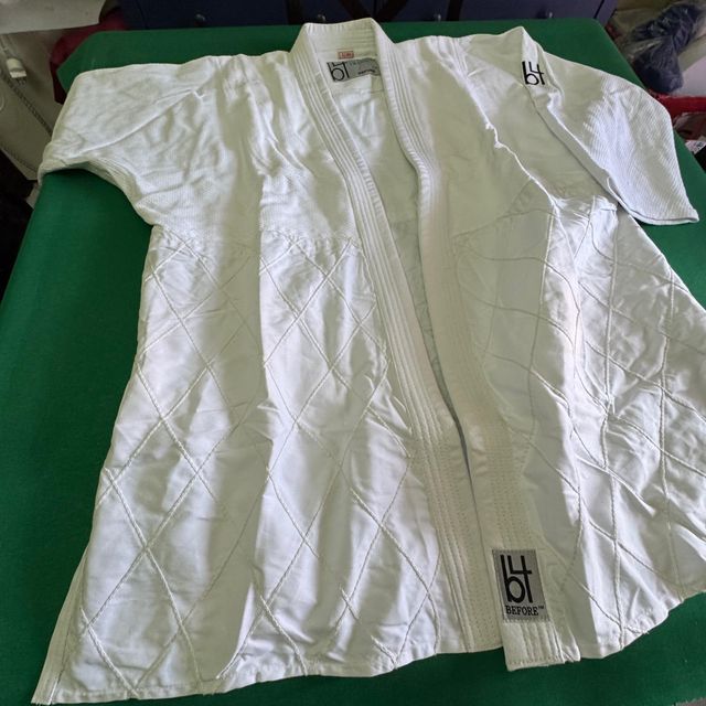 Kimono Arti Marziali "Before" – Taglia 3/160