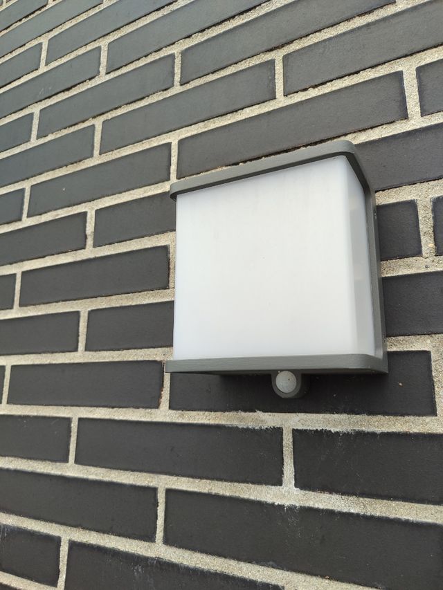 Foco solar Inspire - Gris y blanco