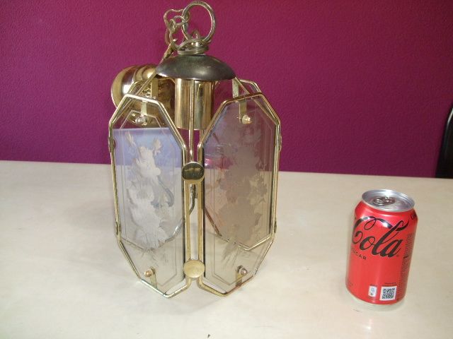 LÂMPADA TIPO LANTERNA.