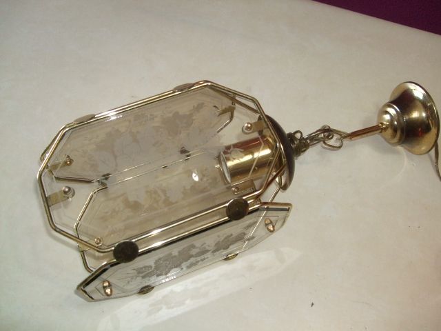 LÂMPADA TIPO LANTERNA.