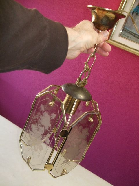 LÂMPADA TIPO LANTERNA.