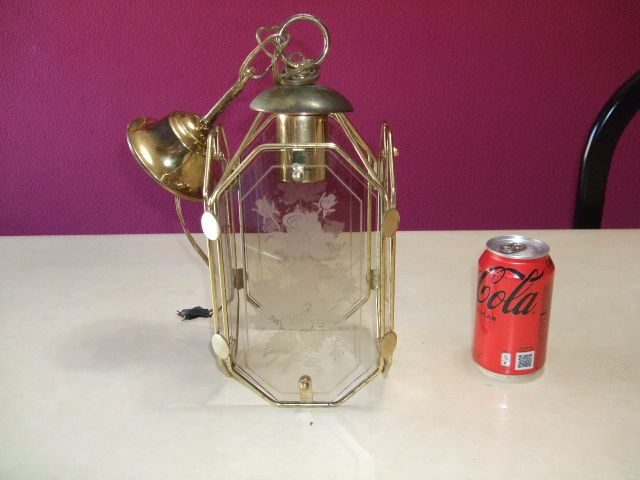 LÂMPADA TIPO LANTERNA.