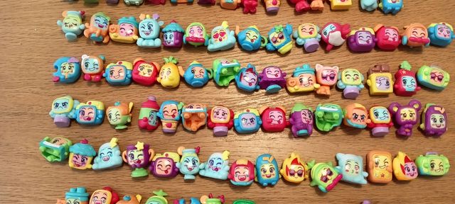Lote de 147 muñecos mojipops serie 1