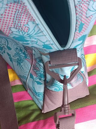 Bolso bandolera infantil con estampado azul