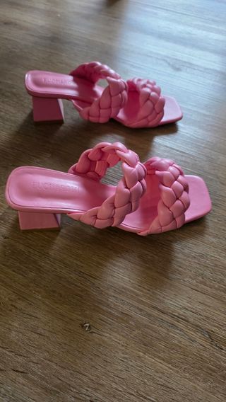 Sandalias Buonaroti rosa. Sin estrenar