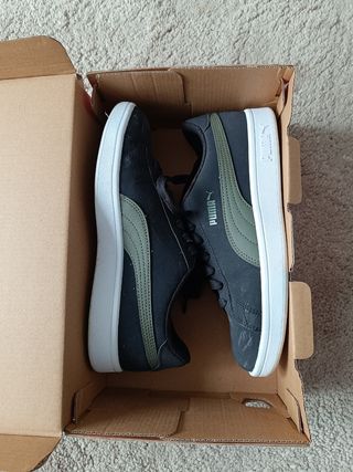 Zapatillas Puma. Solo se las ha puesto 2 veces.