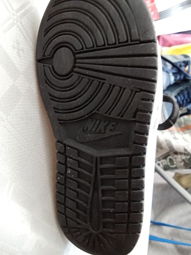 Botitas Nike Air Jordan 1 - 24