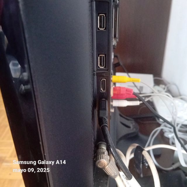 TV Samsung 55" seminueva