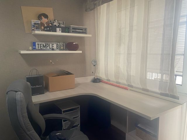 Escritorio esquinero blanco