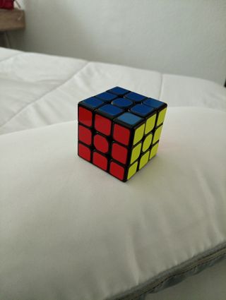 Clase para resolver cubo rubik.