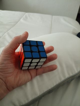 Clase para resolver cubo rubik.