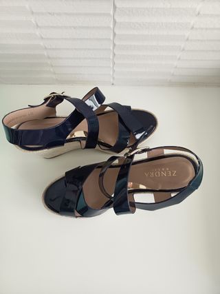 Sandalias cuña Zendra