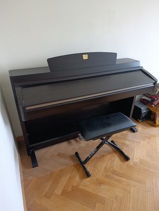 Yamaha Clavinova CLP-230 Piano  SIN APENAS USO
