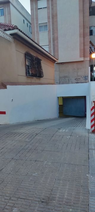 Plaza de garaje amplia para coche y moto