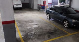 Plaza de garaje amplia para coche y moto