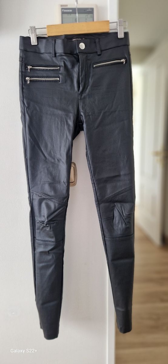 Pantalon estilo cuero