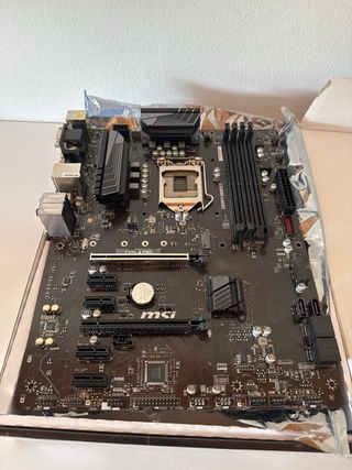 Placa base z370 MSI - NUEVA