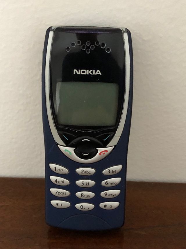 Cellulare vintage Nokia 8210