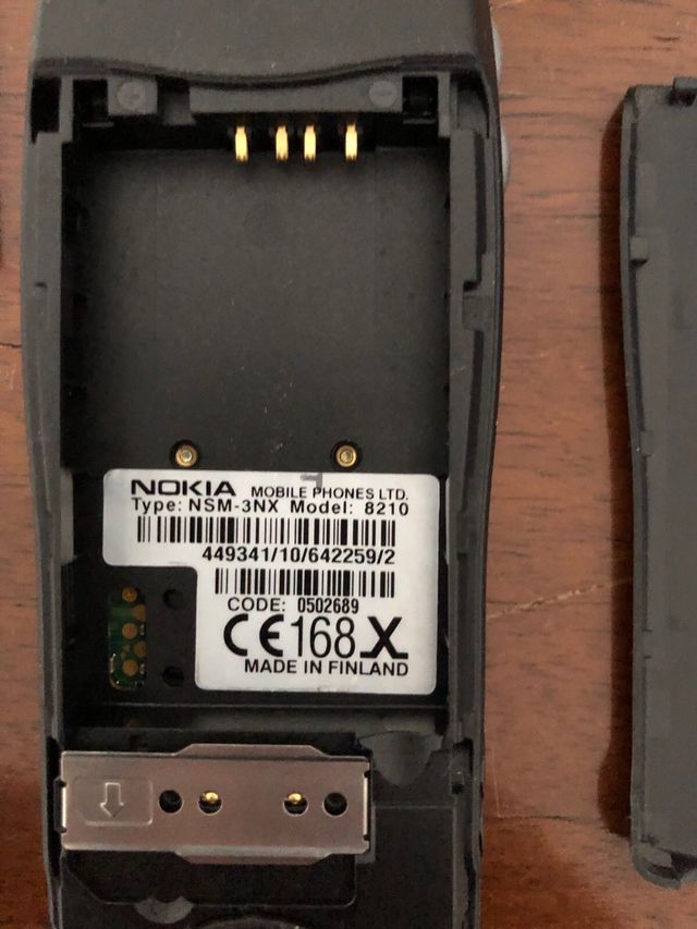 Cellulare vintage Nokia 8210
