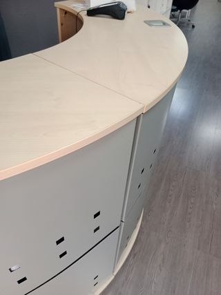 Recepción moderna - mostrador