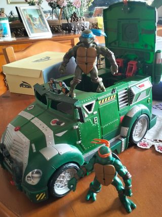 Veicolo Tartarughe Ninja
Con Leonardo e Michelange
