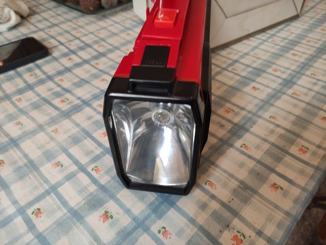 Radio multiusos a pilas