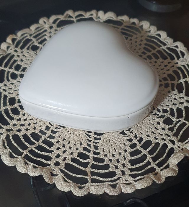 Scatolina cuore porcellana bianca