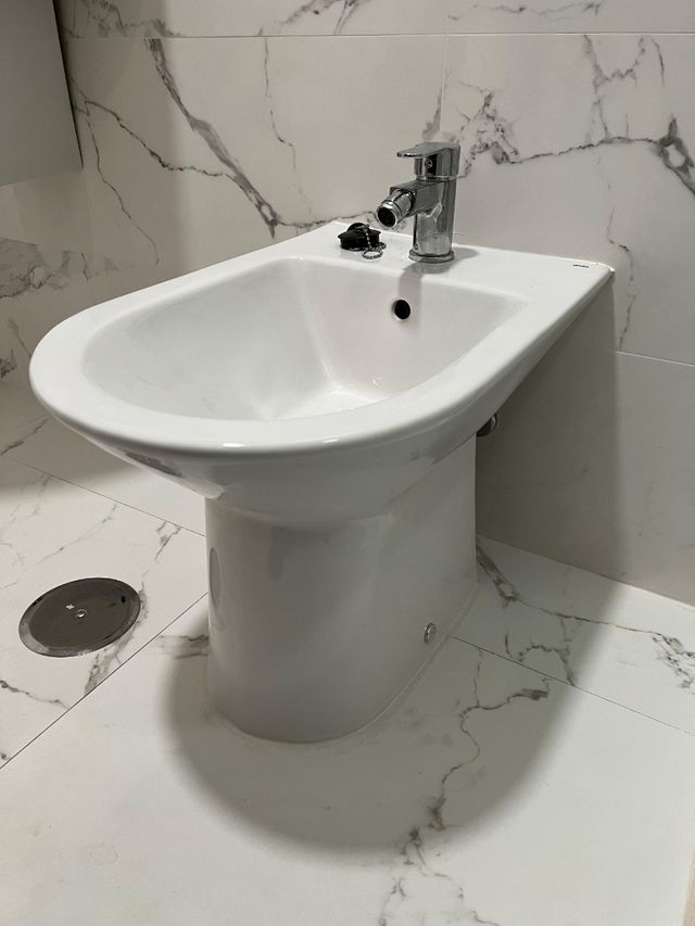Bidet Gala con griferia nuevo
