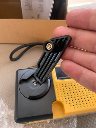 Radio emergencia manivela batería luz sirena nueva