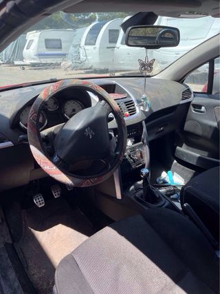 Peugeot 207 CC - Rojo - sin papels, motor roto