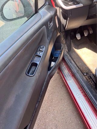 Peugeot 207 CC - Rojo - sin papels, motor roto
